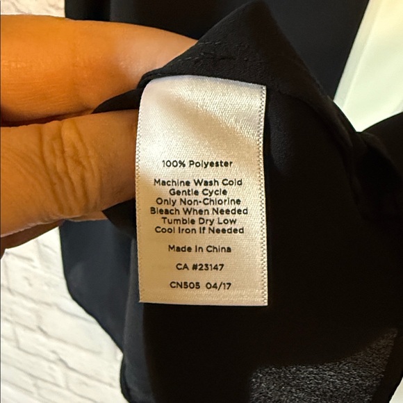 Talbots Blk/Wht Sleeveless - Picture 6 of 6